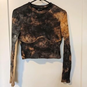 Long sleeved crop top